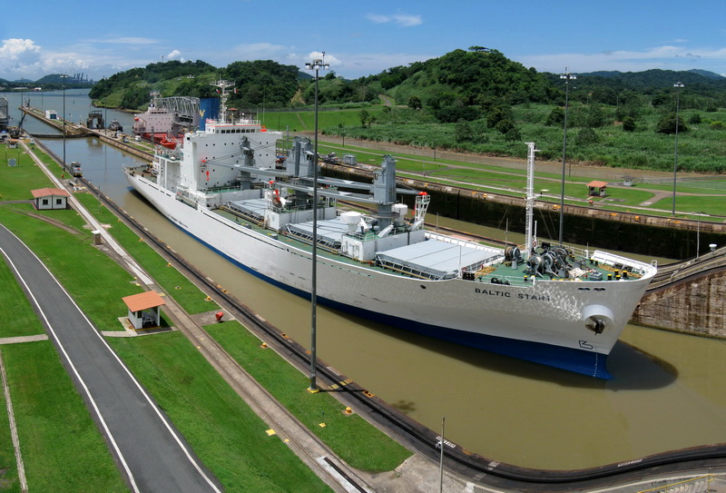 Panama_Canal_Miraflores_Locks_flickr